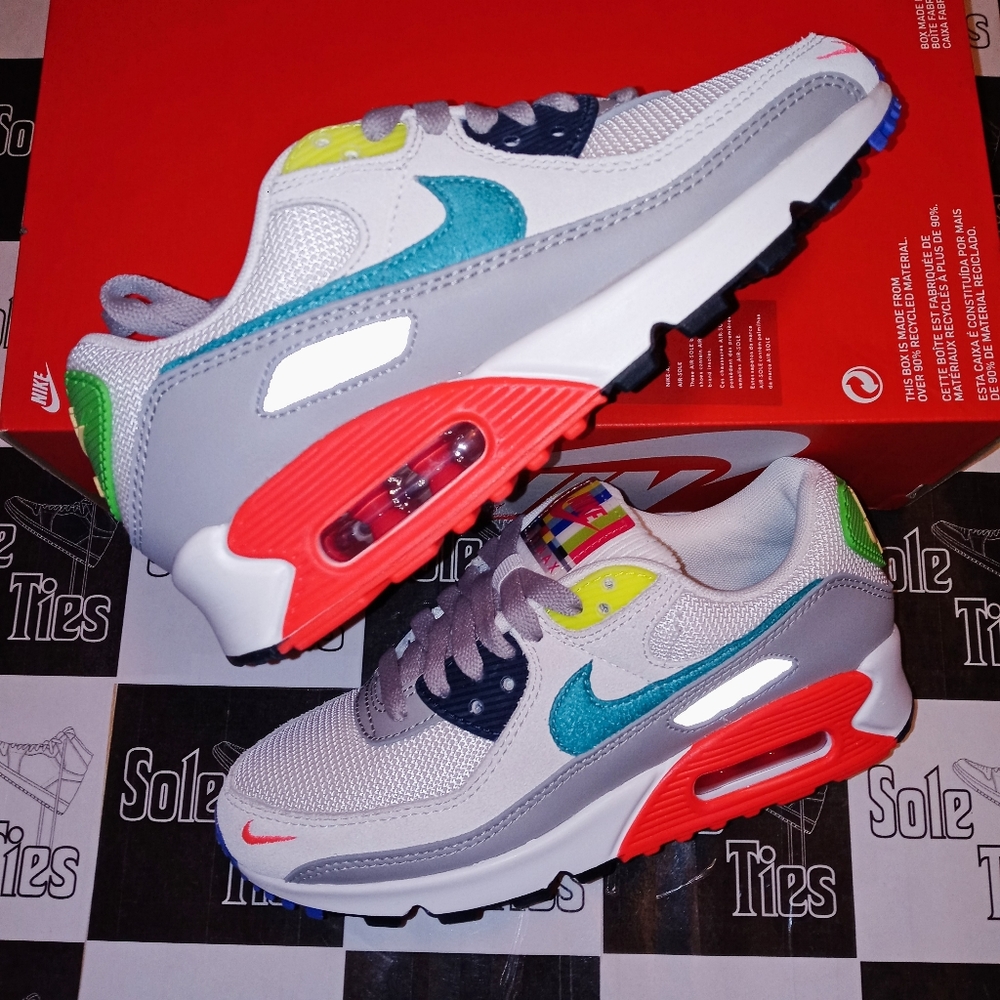 Nike Air Max 90 SE Evolution of Icons